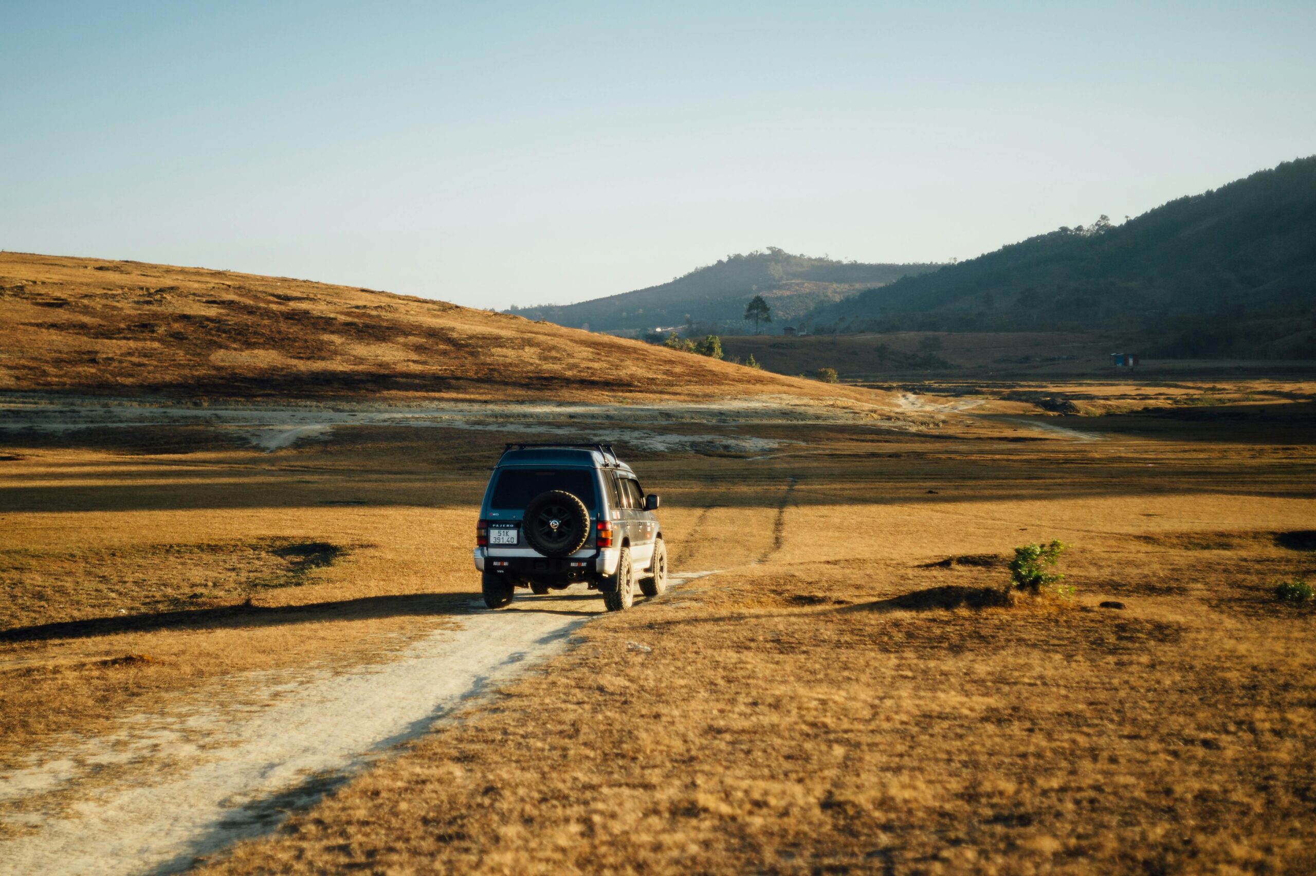 Your Guide to Choosing the Best Travel Vehicle